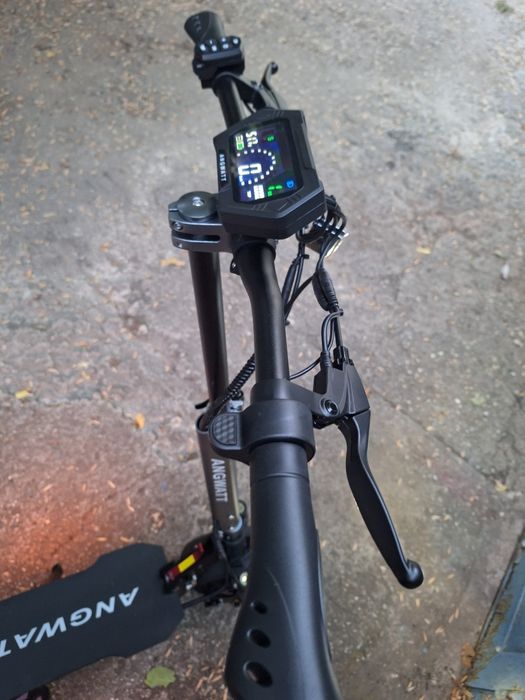 Trotineta Angwatt F1 55 km autonomie, 1000W, 5 viteze, roti de 10