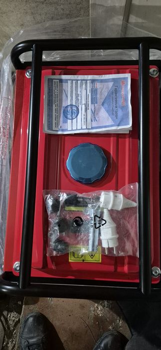 Бензиновый генератор мини электростанция