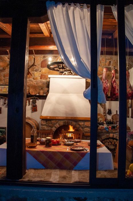 Продава хубав имот на 35 км. от София в с. Макоцево