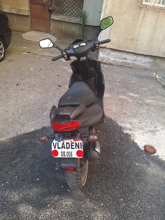 Scuter pe benzina