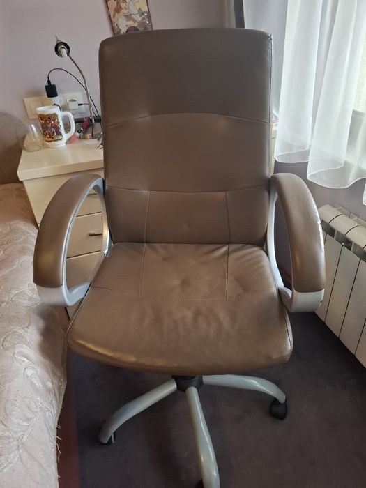 Кафяв офис стол Антарес