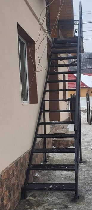 Scari exterioare metalice