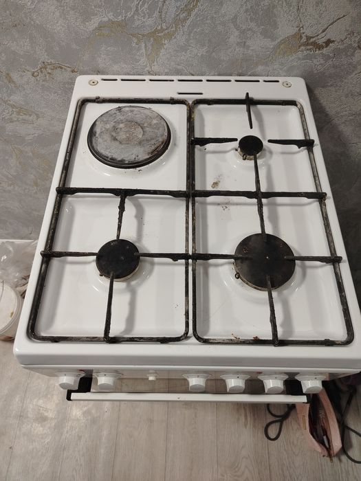 Продам газ плиту