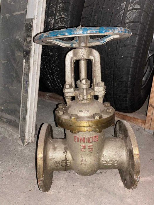 Новая задвижка DN100 PN25, фланцевая