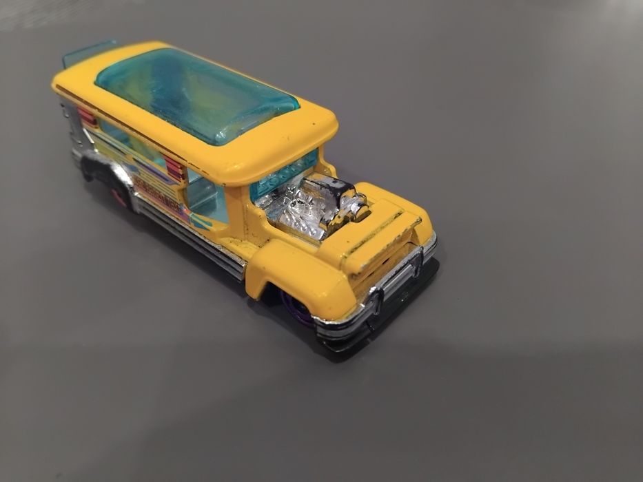 Машинки Hot Wheels