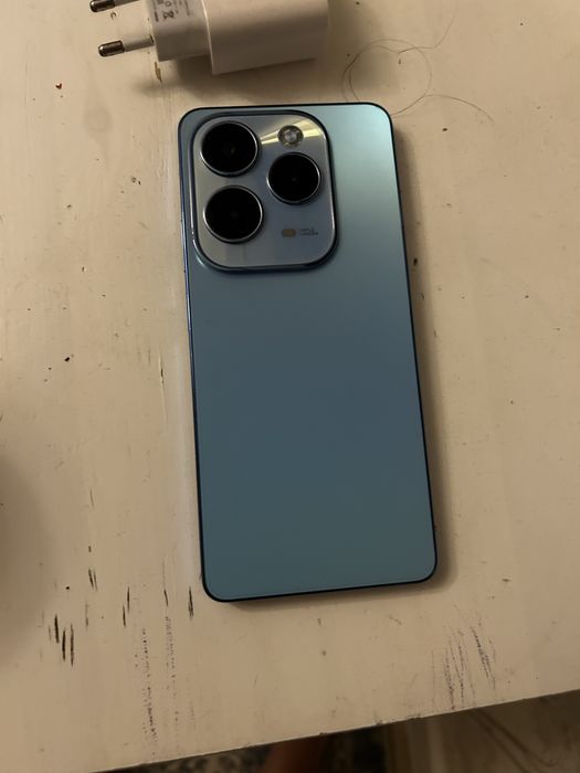 Продам б/у телефон