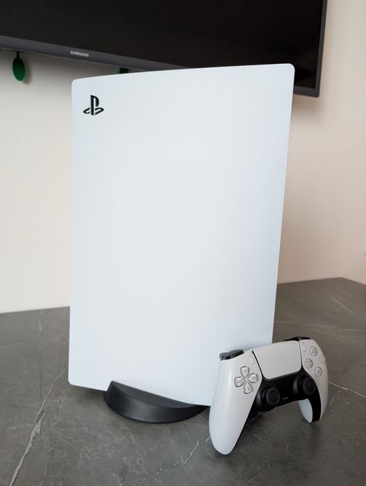 Продам Playstation 5 в подарок 5 игр