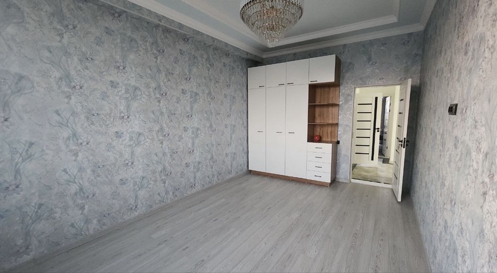 3-х комнатная новая квартира в центре Кибрае