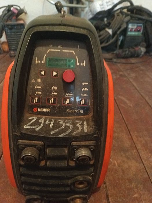 Kemppi va Esab ET 300i