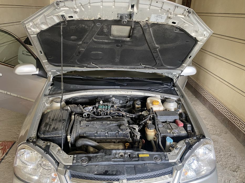 Продаю Lacetti состояние хорошее все вопросов по телефону