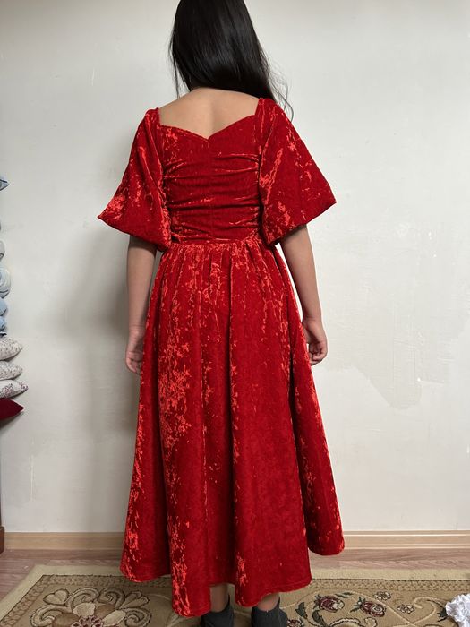 Платья сатылады.