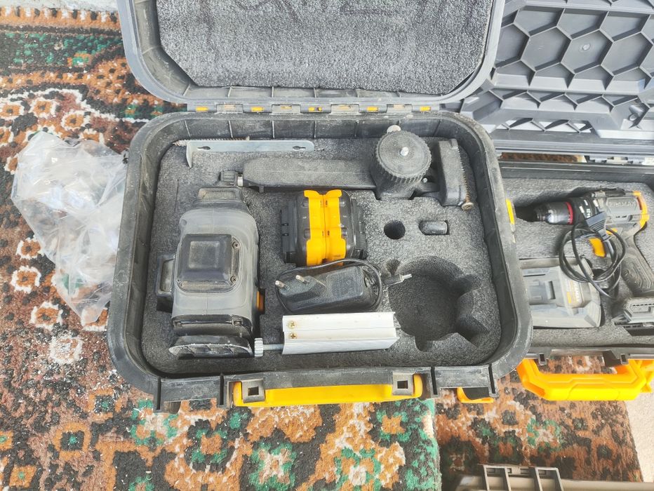 Шуруповёртлар  ва лазер уровень СРОЧНО СОТИЛАДИ