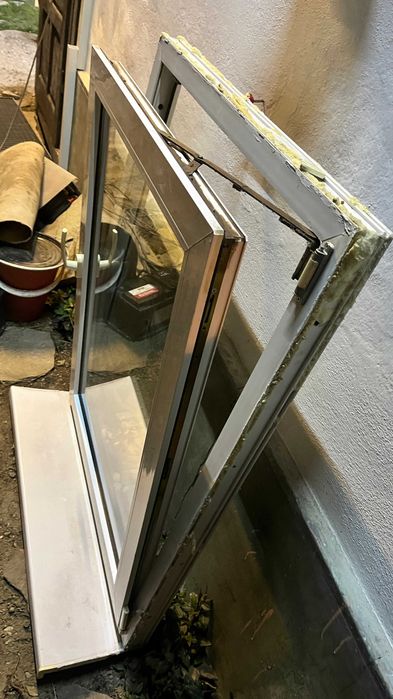 geam temopan alb 114 x 85cm , cu pervaz,