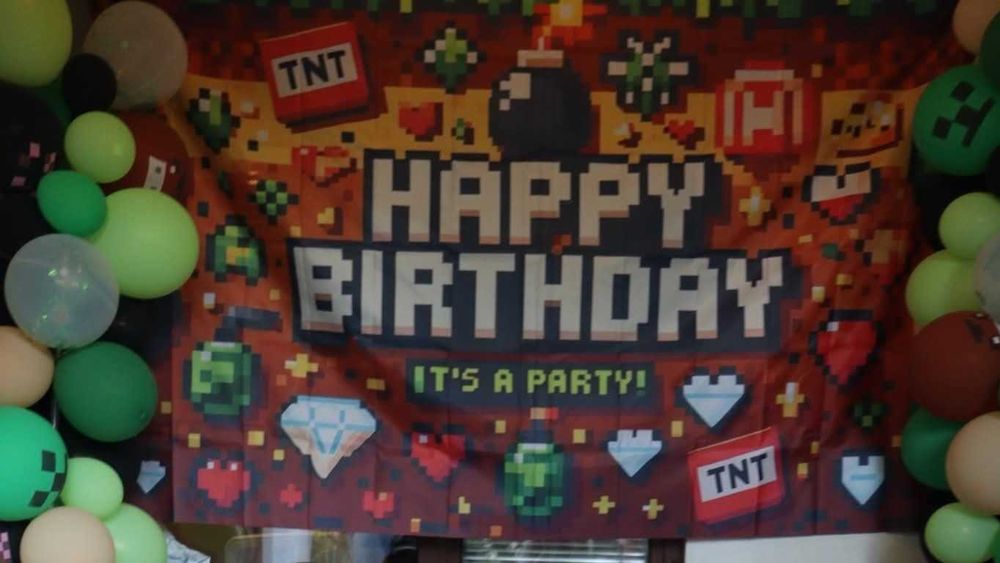 Украса за Рожден ден, фото фон Майнкрафт Minecraft