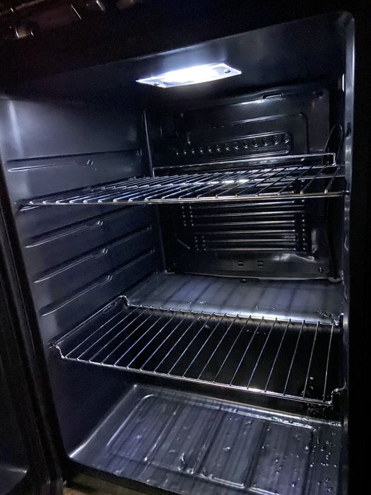 Професионална хладилна витрина