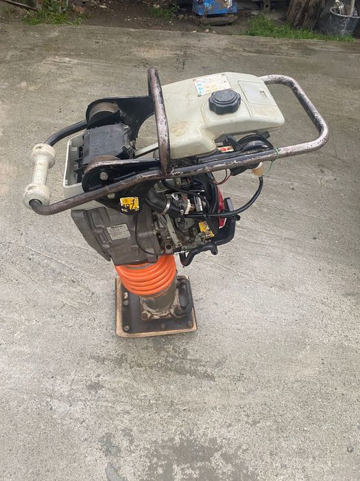Inchiriez Mai Compactor si Placa Compactoare