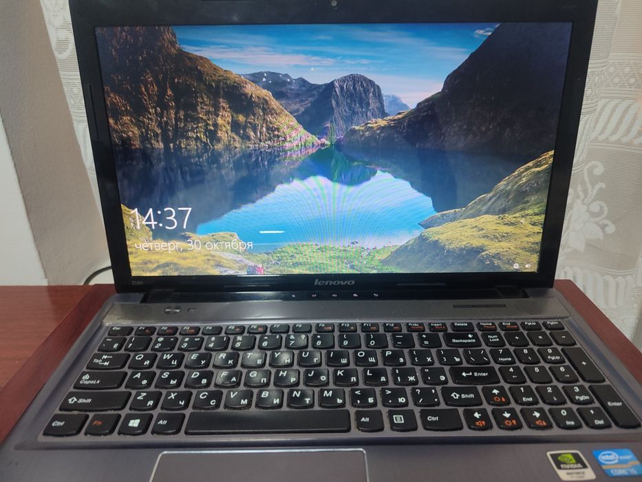 Noutbuk sotiladi lenova