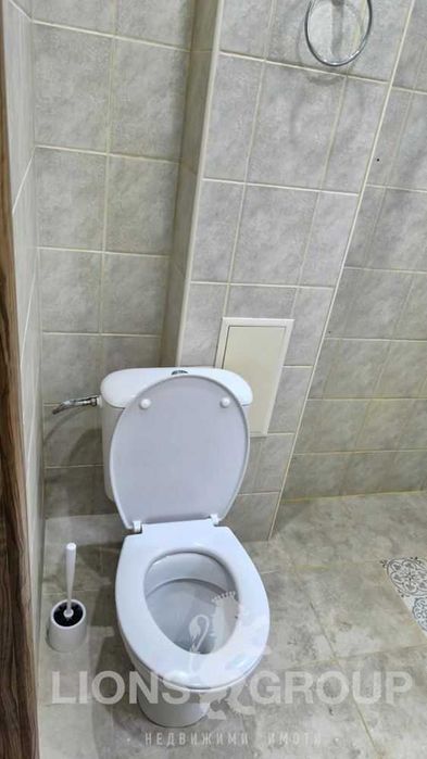 Дава се под наем Четиристаен апартамент в Варна, Погреби - 120 кв.м за 714 € - Снимка #17