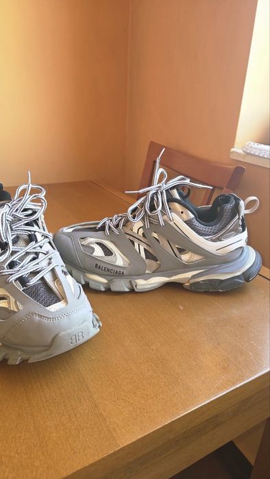 Balenciaga track