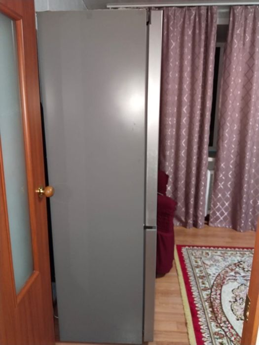 Продам Indesit холодильник