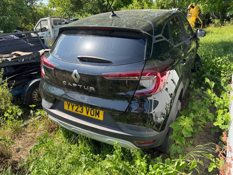 Renault Captur, 2023,Anglia, pentru piese