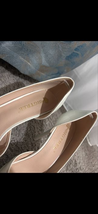 Pantofi cu toc/ tocuri perfecte pentru orice eveniment
