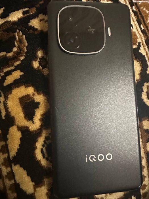 Продам iqoo z9 256/24