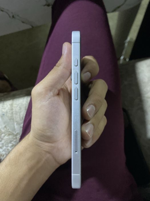 Продам Iphone 16 256 gb айфон 16 256 гб идеал