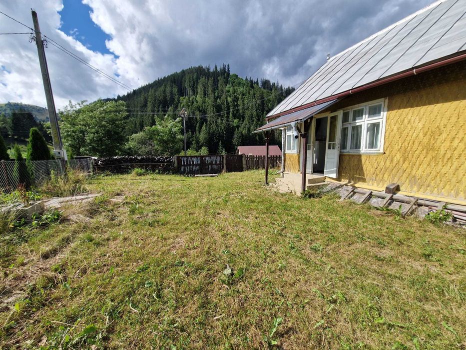 Teren cu casa de vanzare,Câmpulung Moldovenesc,strada Izvorul Alb