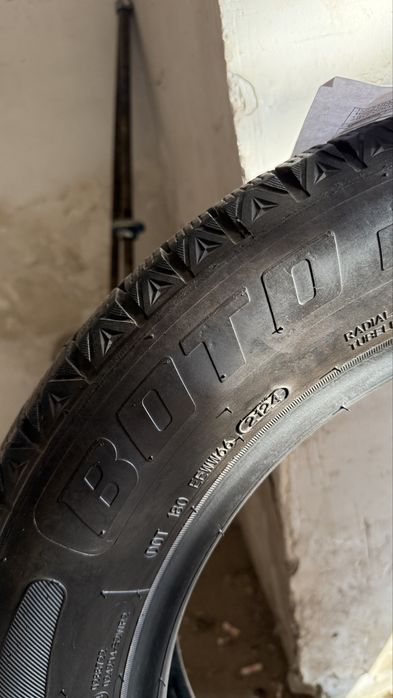 215 60 R17 почти новая