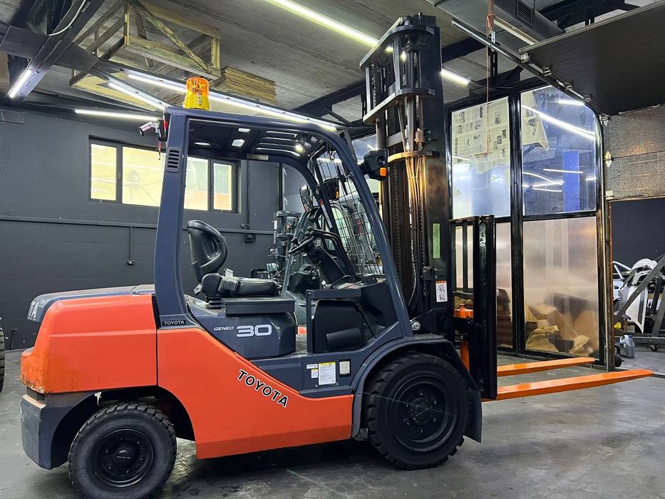 Вилочные Погрузчики 3 т дизель Toyota FD30