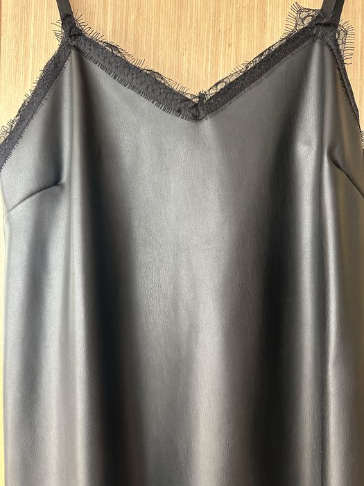 Рокля с кожен ефект Фетиш