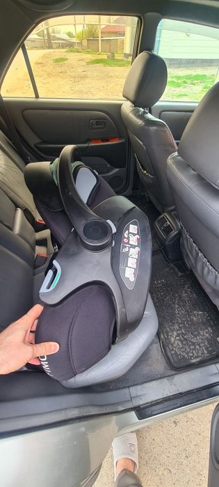 Детское кресло на авто