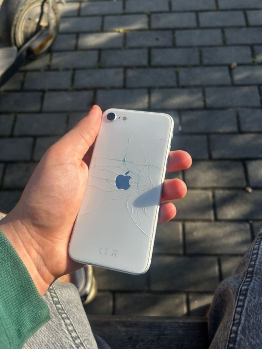 iPhone SE (2020) Urgent!