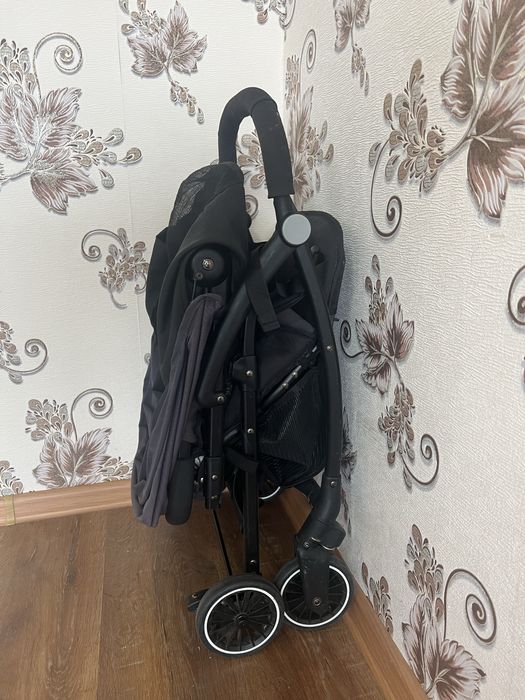 Продаю коляску г.Аркалык