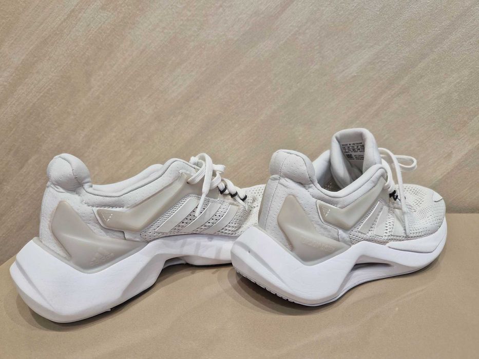 Продавам Adidas маратонки