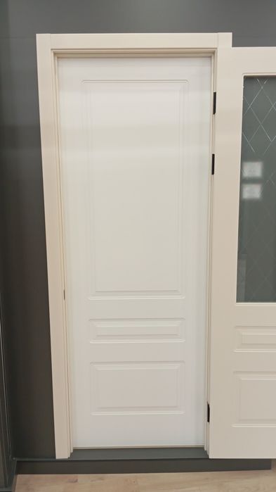 Продаются двери с ветририны