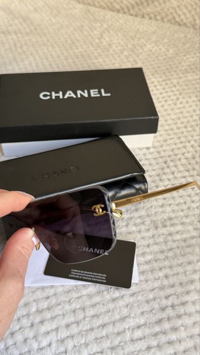 Очки от солнца Chanel