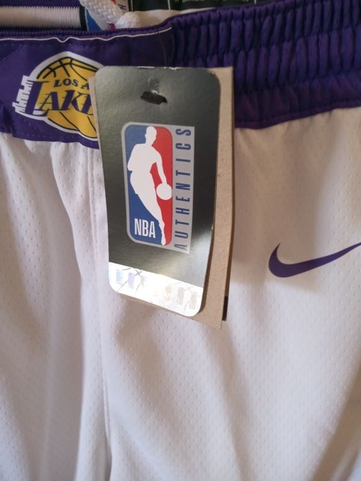 Pantaloni scurți Nike  NBA La Lakers mărimea S noi cu eticheta