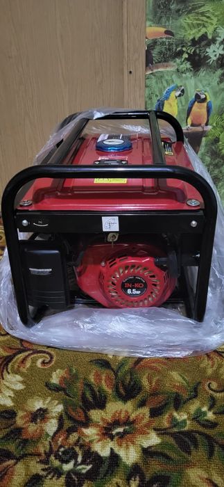 Продам бензогенератор Honda
