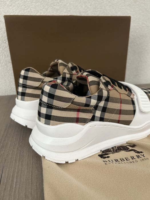 Adidasi Burberry 42 (noi)