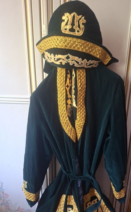 Национальный чапан