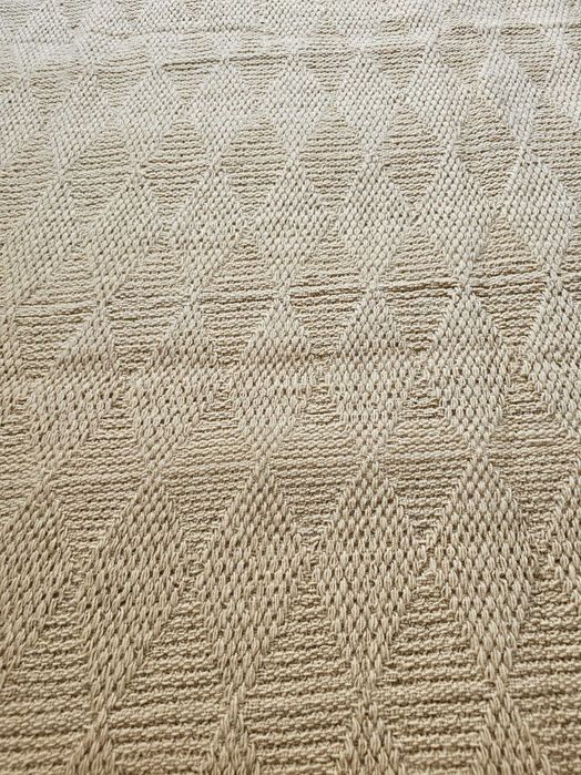 Вълнено шалте за легло