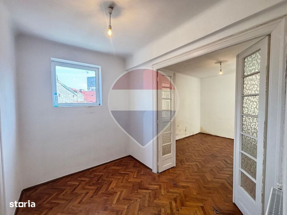 Centrul Istoric București - 3 camere, balcon, 2 boxe, clădire Art Deco