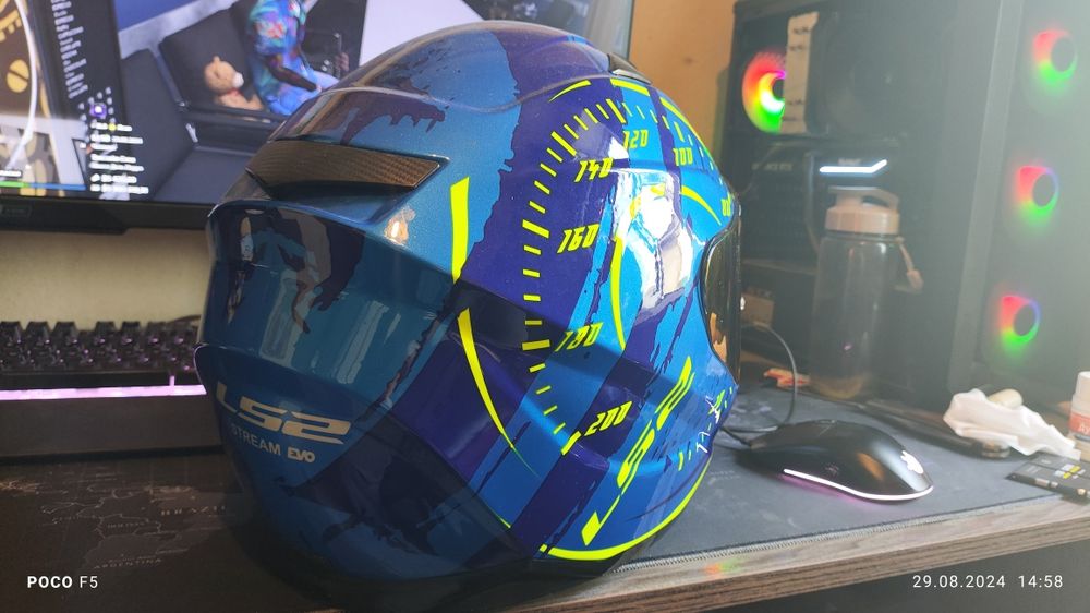 Продам шлем для мотоцикла