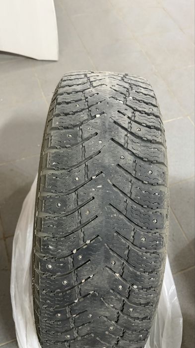 Продам шины зимние R15 195/65