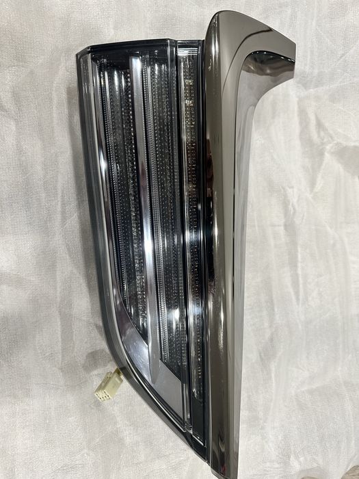 Lexus lx 570 левый фонарь