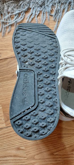 Маратонки-Adidas