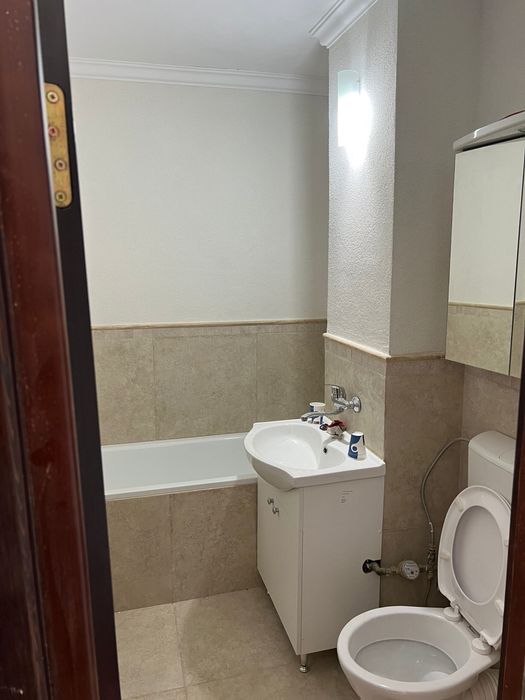De inchiriat apartament 2 camere decomandat