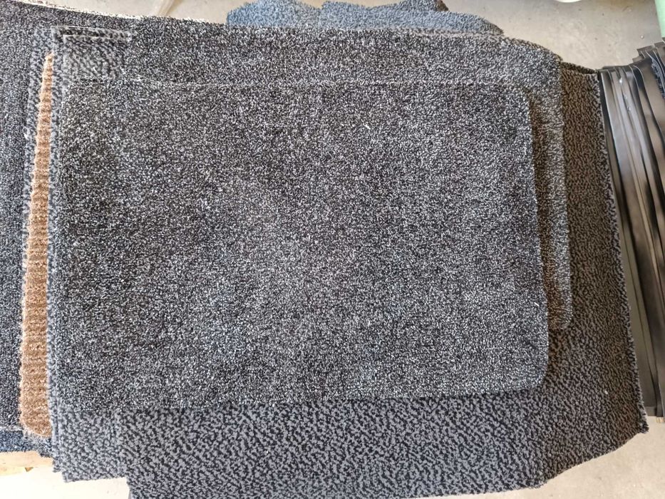 Ликвидация на алуминиеви изтривалки с мокет и размер до 75см ширина